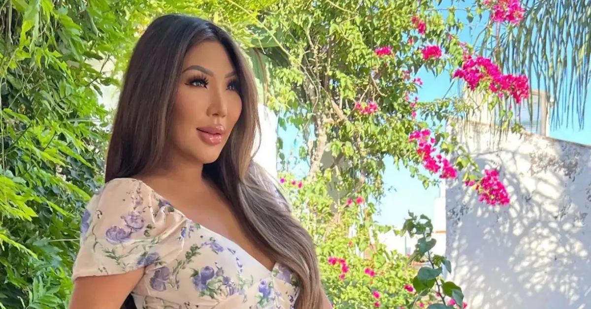 asian woman with summer dress